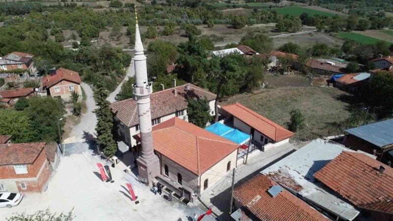 120 yıllık tarihi camide yeniden ezan sesi
