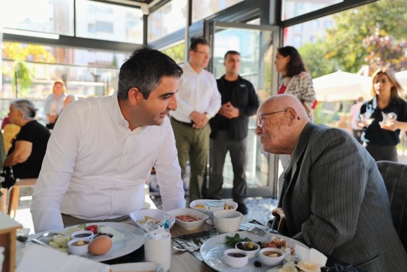 Başkan Yüksel, 1 Ekim Dünya Yaşlılar Günü’nde huzurevi sakinlerini unutmadı
