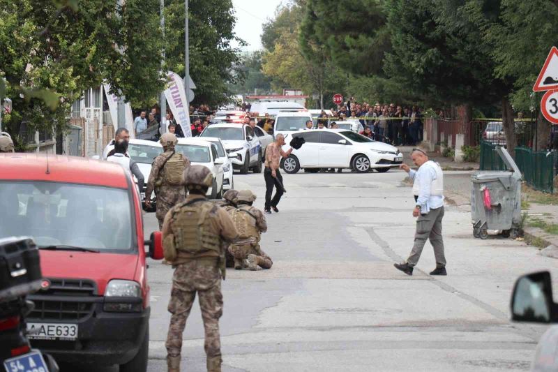 Sakarya’da şehrin göbeğinde pompalı tüfekli dehşet
