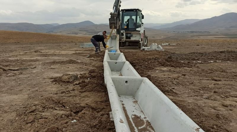 İpekyolu’daki çiftçilere sıvat desteği