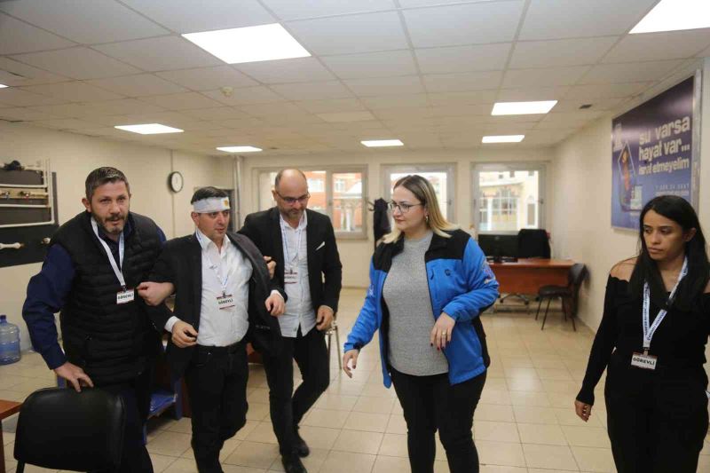 Gölcük’te afet tatbikatı yapıldı
