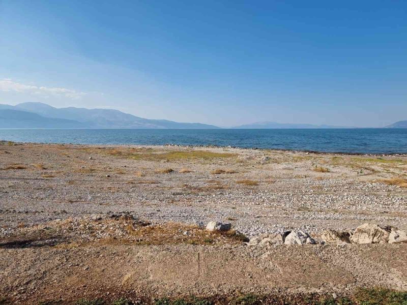 Eğirdir Gölü su seviyesi 2 haftada 8 santimetre  daha eksildi
