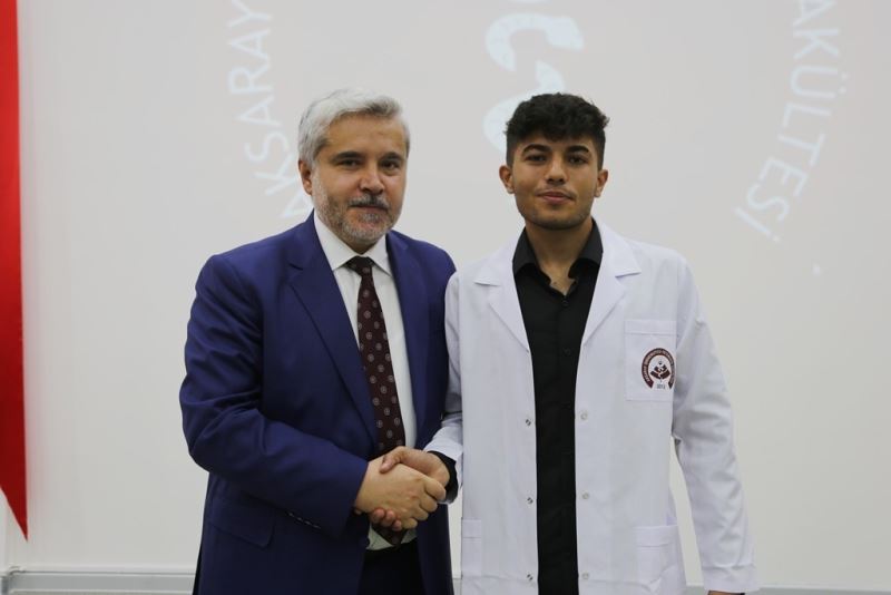 ASÜ’de 62 öğrenci beyaz önlük giyerek mesleğe ilk adımını attı
