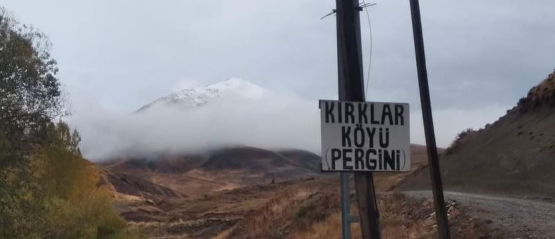 Tunceli’nin yüksek kesimlerine kar yağdı
