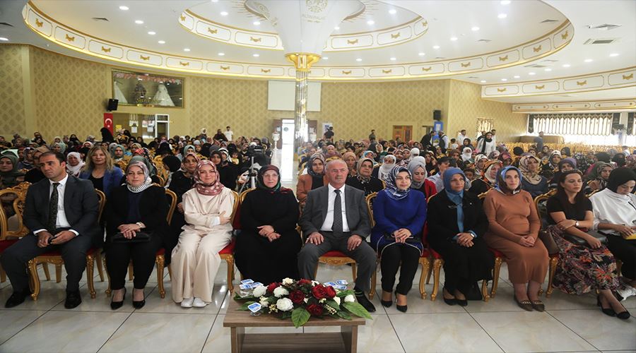 Tuşba Belediyesi’nin, ‘İyileşen Çocukluğum ve İyileşen Anneliğim’ söyleşine büyük ilgi