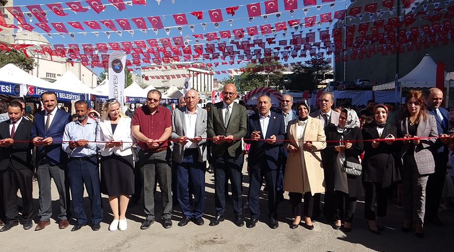 İpekyolu Âdem’den yılsonu sergisi