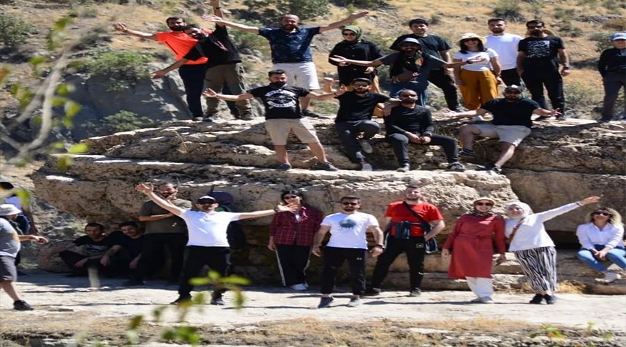 Yüksekovalı dağcılar Çukurca’nın kültürel yerlerini gezdi