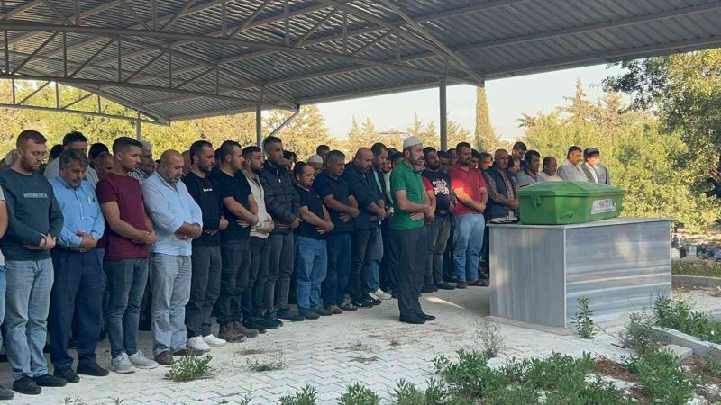 Hatayspor maçına giderken, kaza yapan sürücü ve yeğeni toprağa verildi
