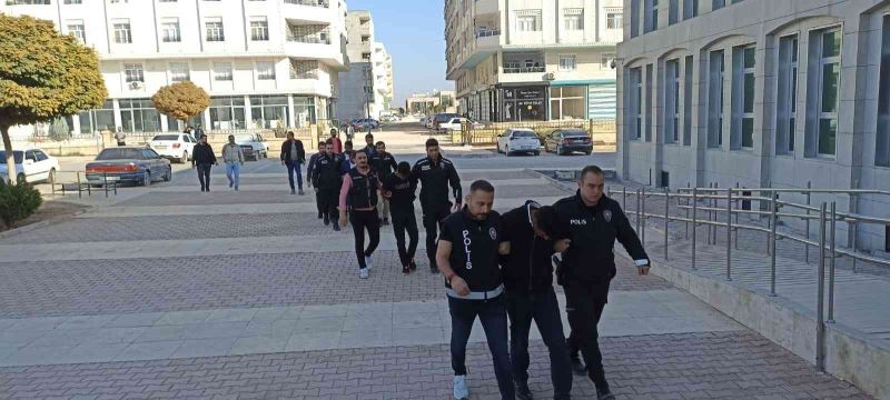 Üç günde 2 bin kişiyi arayan dolandırıcılar 8 milyon liralık vurgun yaptı
