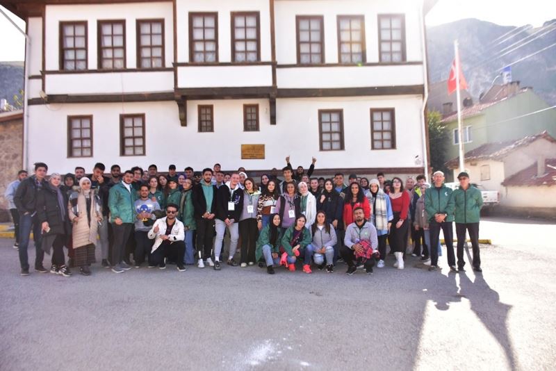 100 öğrenci Yeşilay’ın kampında bir araya geldi
