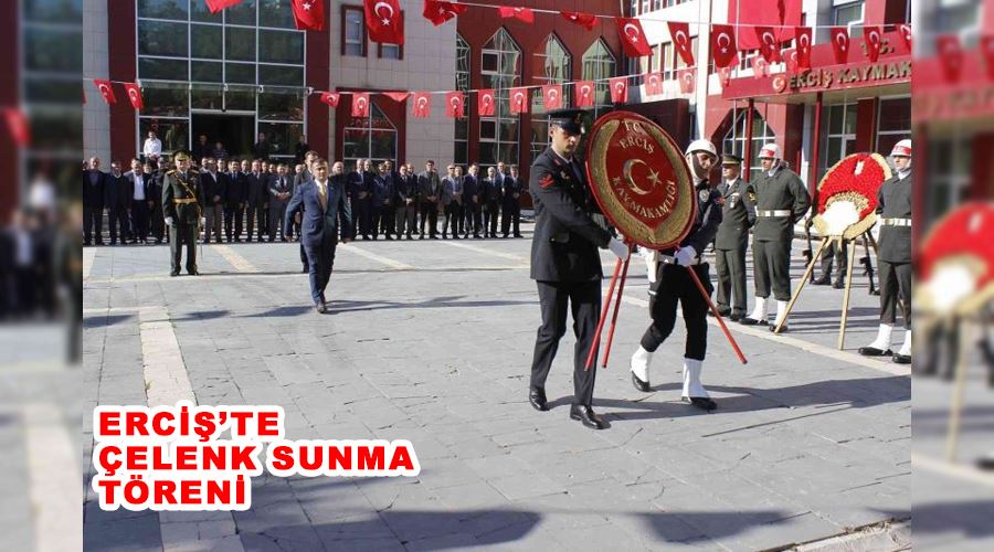 Erciş’te çelenk sunma töreni