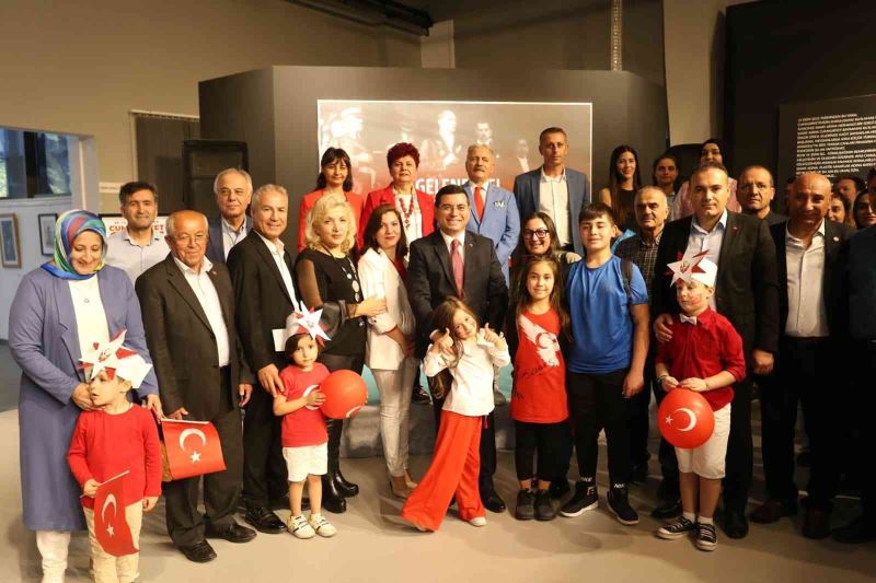 Kepez’den 99’uncu Yıla 99 Eser Cumhuriyet Sergisi
