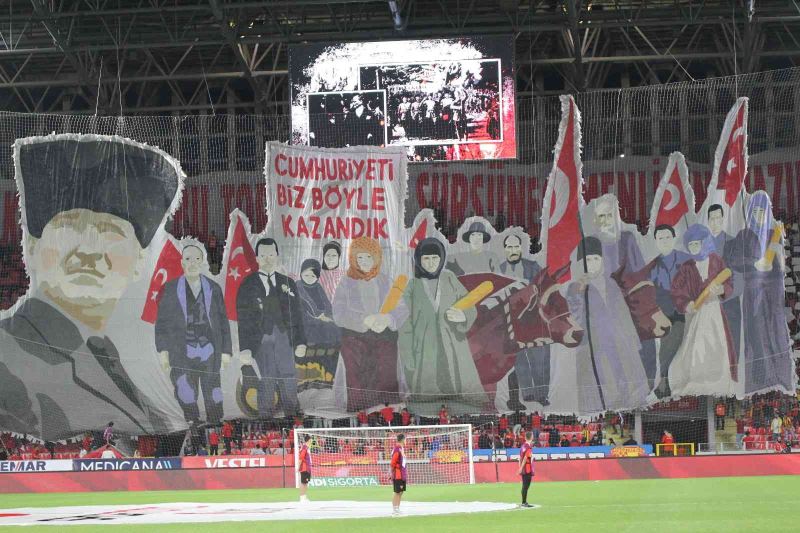 Göztepe taraftarından 29 Ekim koreografisi
