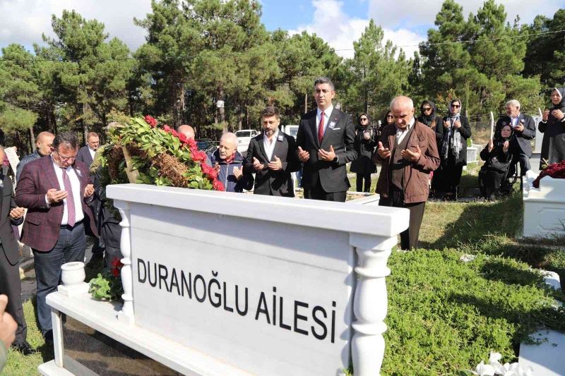 Eski Kartal Belediye Başkanı Ali Duranoğlu kabri başında anıldı
