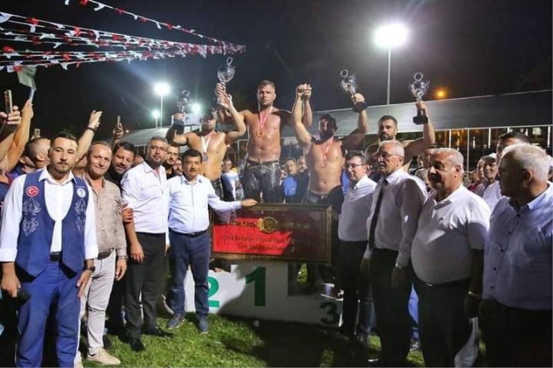 Serik Yağlı Pehlivan Güreşlerinin başpehlivanı Osman Aynur oldu

