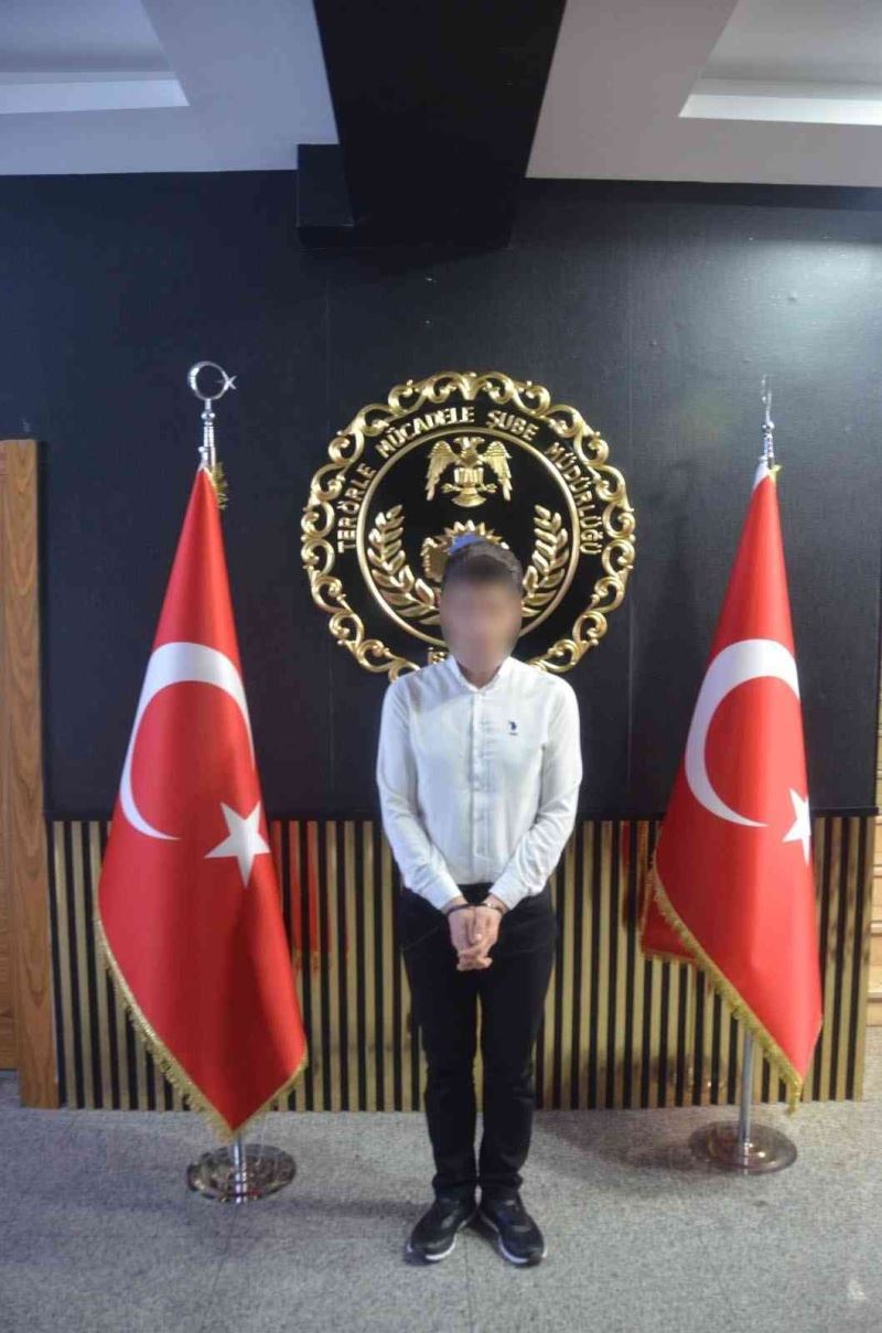 Fetullahçı Terör Örgütüne (FETÖ) üye olduğu gerekçesi ile ordudan ihraç edilen eski binbaşı G.S., İstanbul’da düzenlenen operasyonda yüklü miktarda para ile yakalandı.
