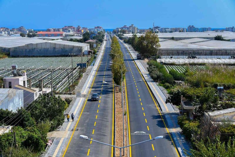 Anamur’da 3 önemli cadde yenilendi
