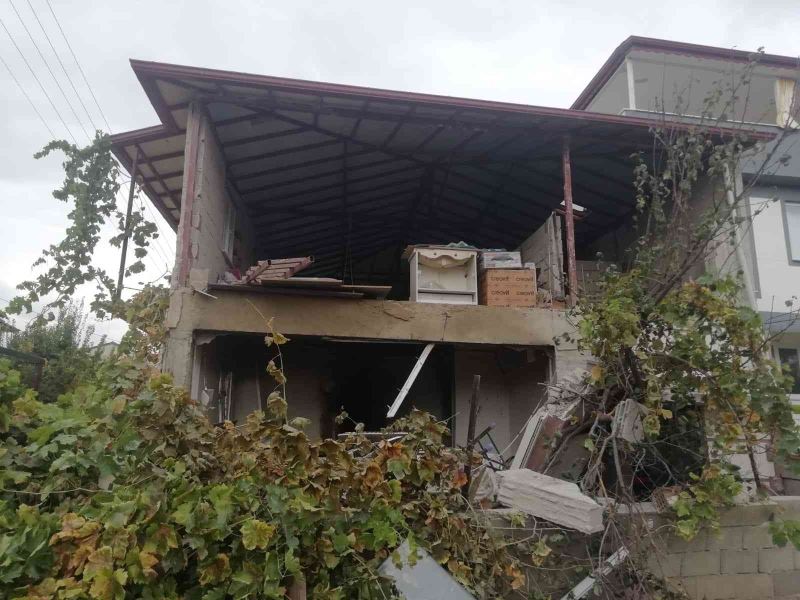 Denizli’de doğalgaz patlamasında karı koca yaralandı
