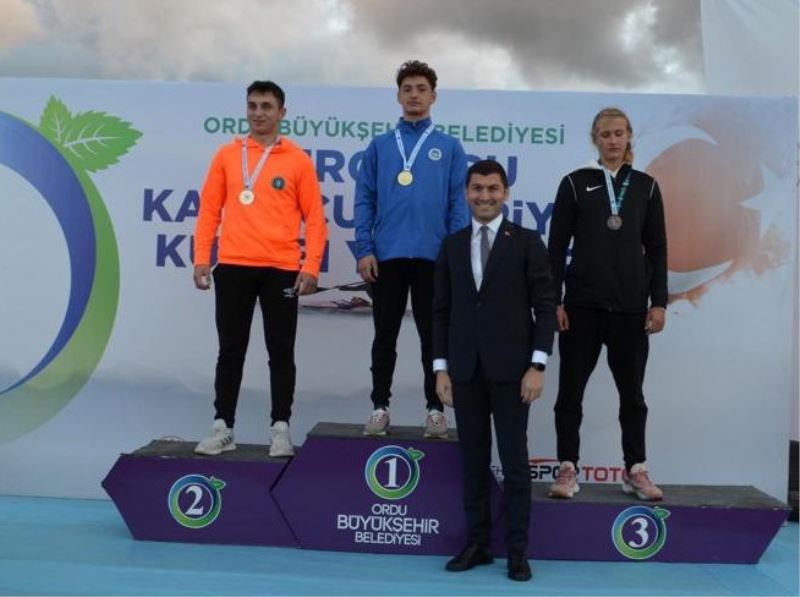 Büyükşehir kano sporcuları Ordu’da nefes kesti
