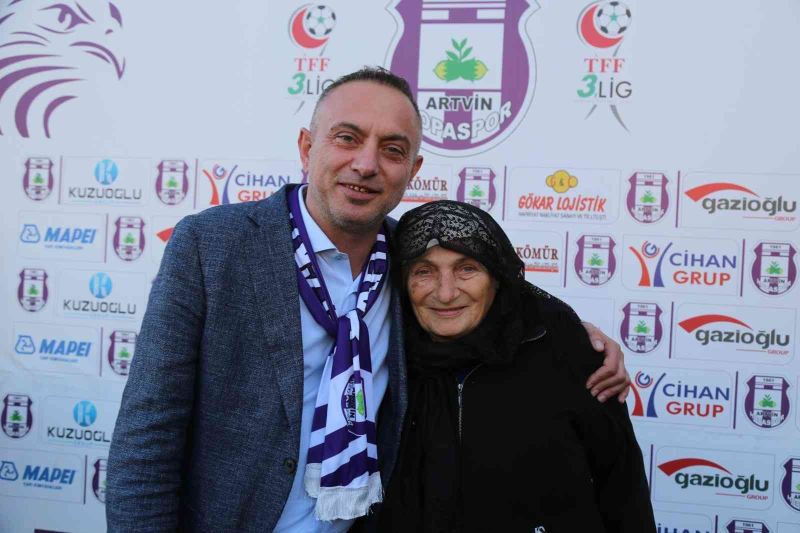 Galibiyet primi kulüp başkanının annesinden
