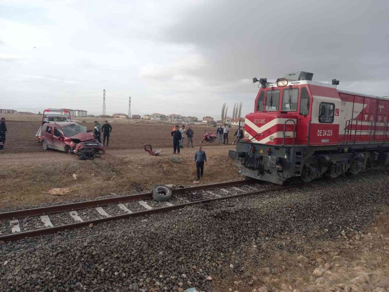 Hemzemin geçitte feci kaza: 1 ölü
