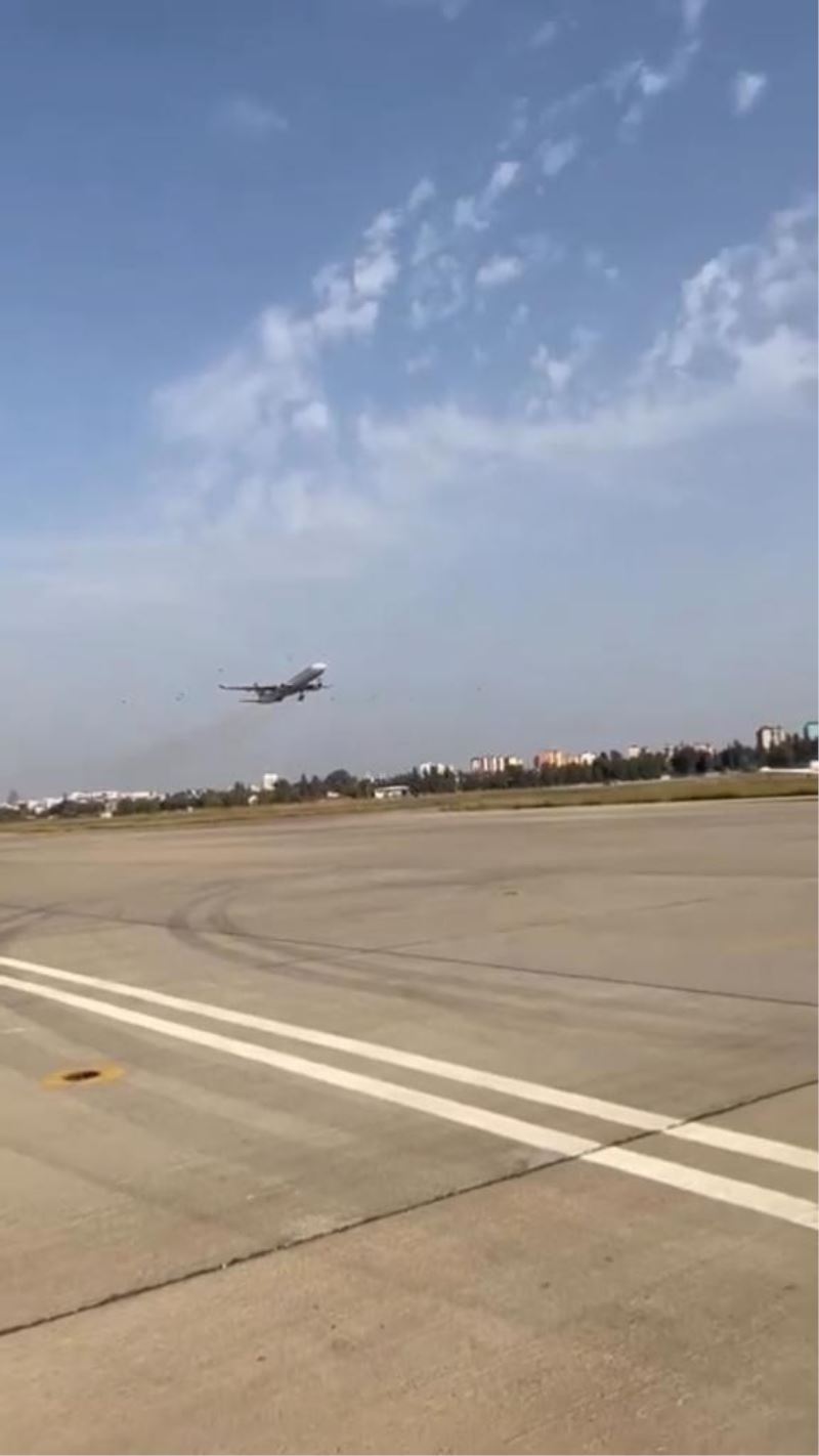 Uçak kuş sürüsüne çarpmamak için pisti pas geçti
