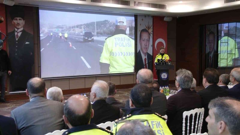 Bursa’da 20 ilin trafik birim amirinin katıldığı 