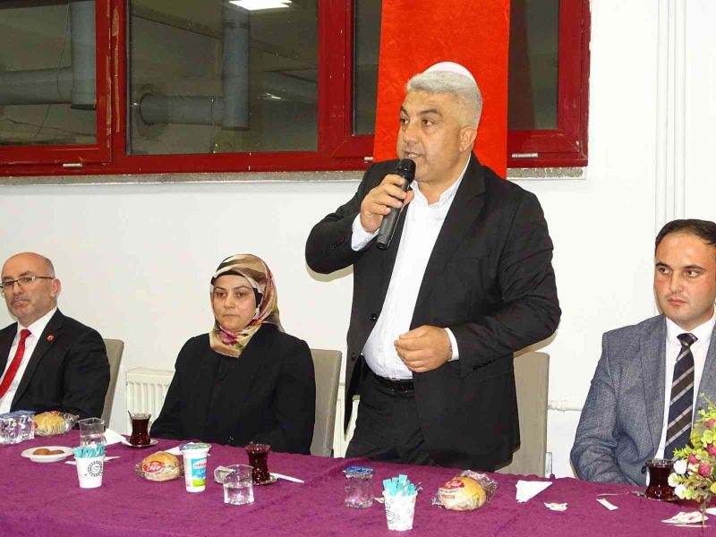 Hisarcık’ta öğretmenler yemekte buluştu
