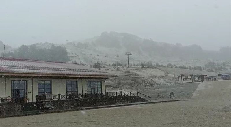 Karabük’ün yüksek kesimlerinde mevsimin ilk karı etkili oluyor
