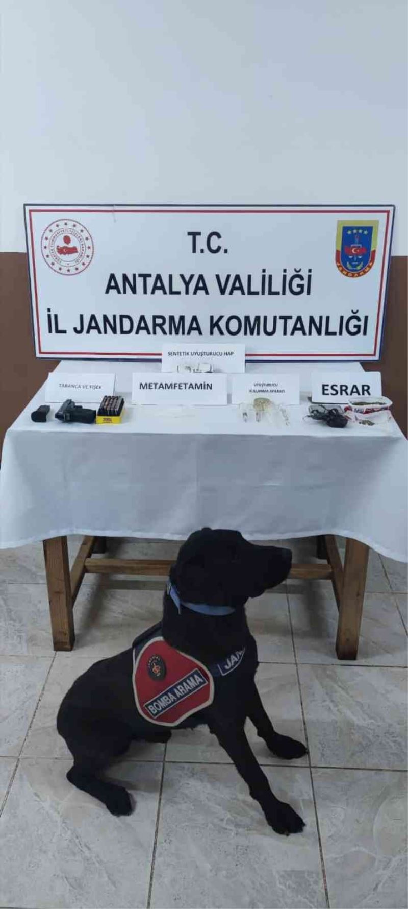 Yol kontrolünde durdurulan araçtan uyuşturucu madde çıktı
