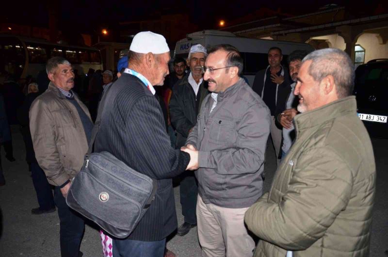 Emet’te 67 kişilik umre kafilesi dualarla uğurlandı

