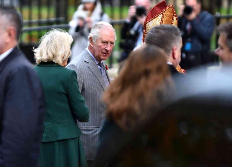 İngiltere’de Kral III. Charles’a yumurtalı saldırı
