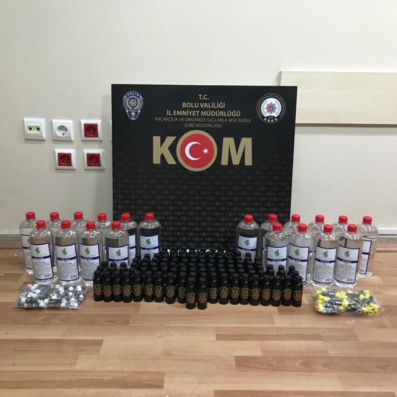 Aracında sahte içki yapımında kullanılan malzeme taşıyan şüpheliye yılbaşı sürprizi

