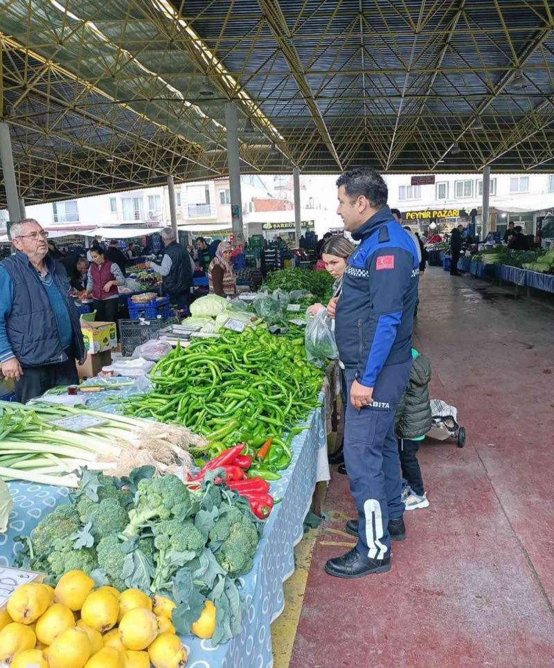 Ortaca semt pazarında etiket denetimi
