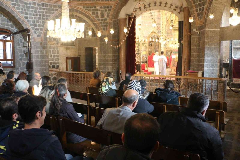 Meryem Ana Kilisesi’nde Noel ayini

