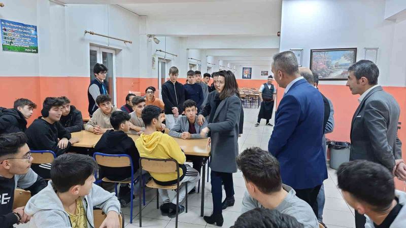 Vali Yardımcısı Dilce, Fen Lisesi öğrencileriyle buluştu
