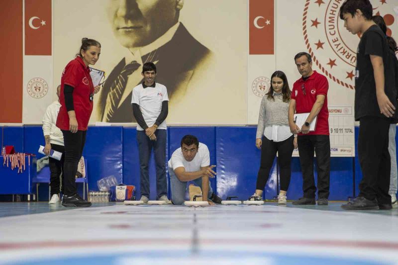 Özel çocuklar, Floor Curling sporuyla tanıştı
