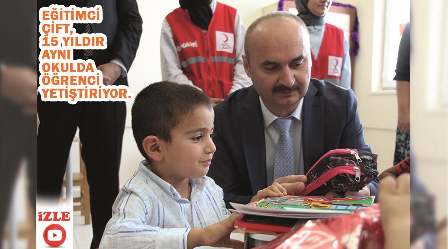Eğitimci çift, 15 yıldır aynı okulda öğrenci yetiştiriyor.