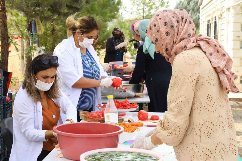 Yenişehir Belediyesinden ihtiyaç sahiplerini kışlık konserve
