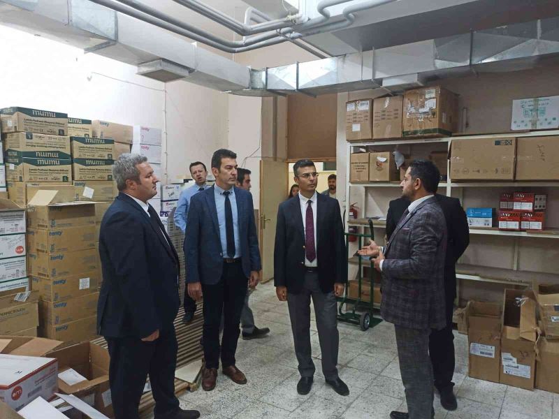 Dr. Korkmaz, hastane Covit servisi ve laboratuvarında incemelerde bulundu
