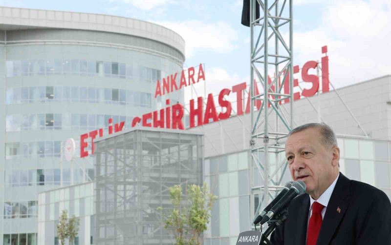 Cumhurbaşkanı Erdoğan: “Başka ülkelerin, toplumların güzellemesini yapanların gayesi, en büyük gücümüz olan sosyal yapımızı çökertmektir”
