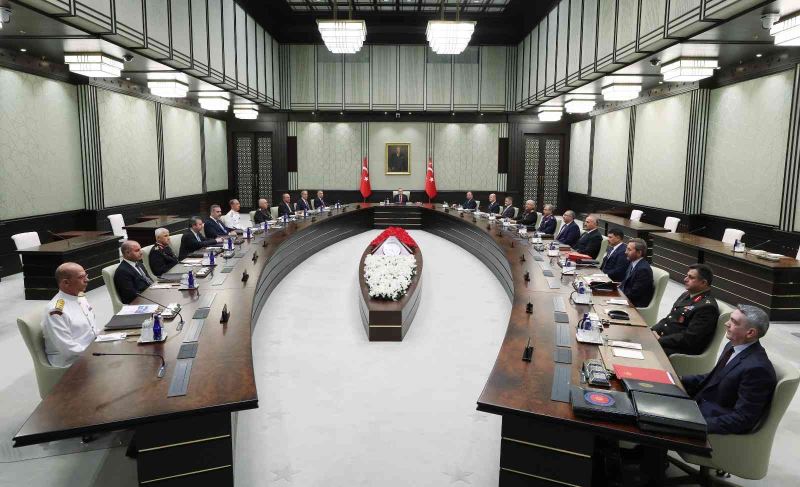 Milli Güvenlik Kurulu (MGK) Toplantısı, Cumhurbaşkanı Recep Tayyip Erdoğan başkanlığında Beştepe’de başladı.

