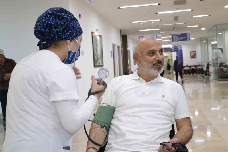 ‘Dünya Kalp Günü’nde kalp hastalarına uyarılar
