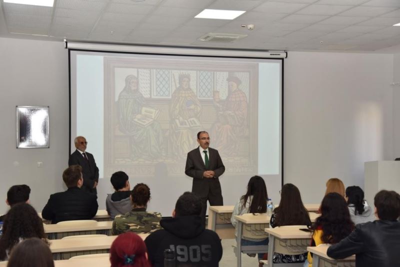 Rektör Beydemir, Tıp Fakültesi öğrencilerine ilk dersi verdi
