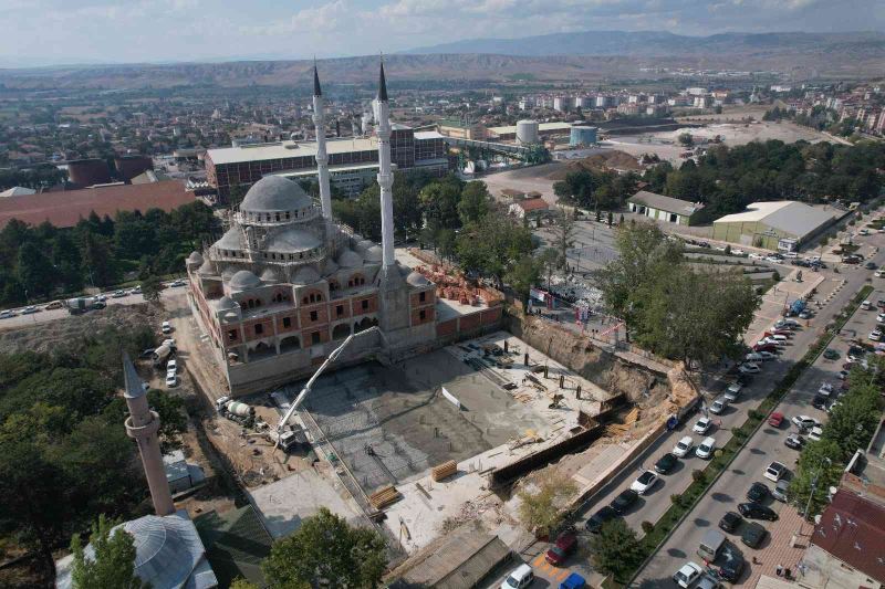 Suluova’da 300 araçlık kapalı otoparkın temeli atıldı
