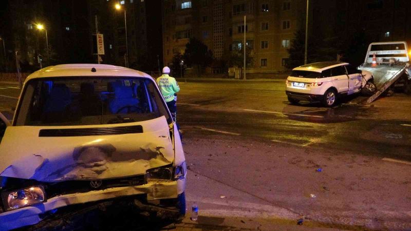 Kayseri’de cip ile ticari araç çarpıştı: 7 yaralı
