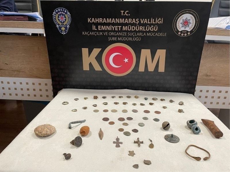 Satmaya çalıştığı tarihi eserlerle yakalandı
