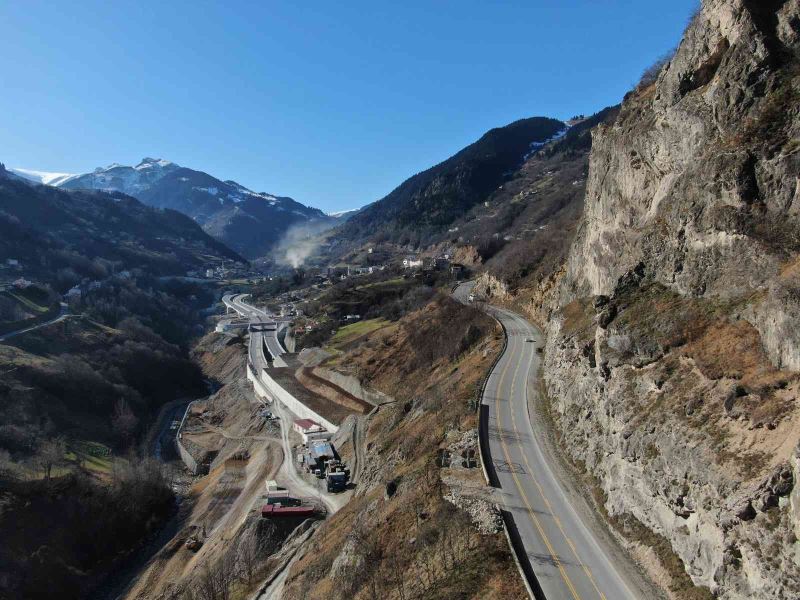 Dünyanın üçüncü, Avrupa’nın en uzun çift tüp karayolu tünelinde sona doğru
