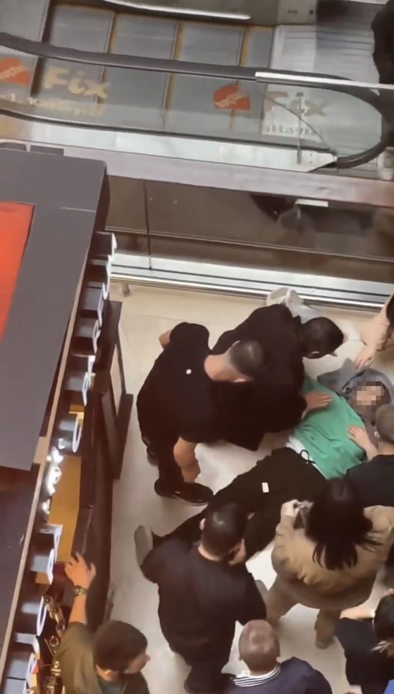 Ümraniye’de AVM’nin birinci katından düşen kadın yaralandı

