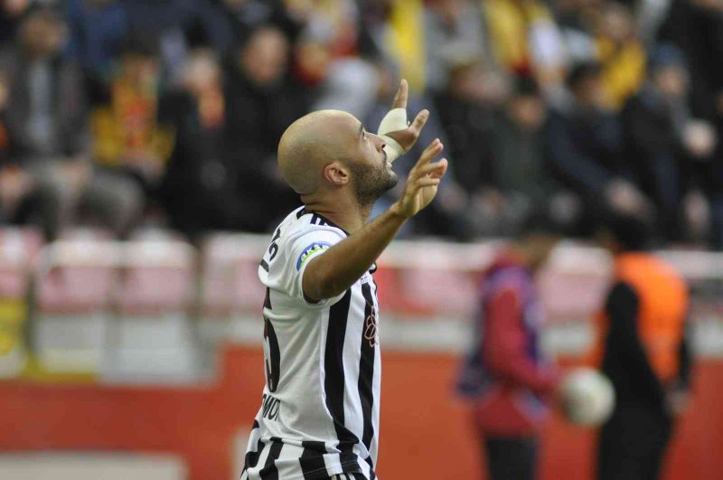 Spor Toto Süper Lig: Kayserispor: 0 - Beşiktaş: 1 (Maç devam ediyor)
